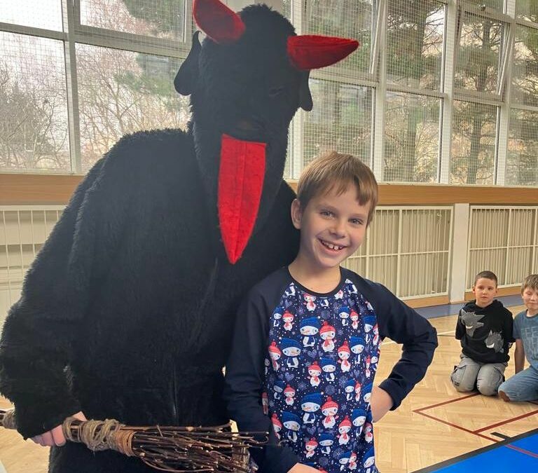 Návštěva Mikuláše a čerta ve školní družině